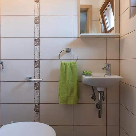 Lovely Home In Vodnjan With Kitchen Holiday home