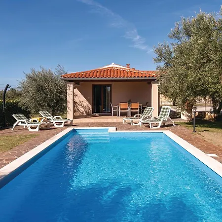 Lovely Home In Vodnjan With Kitchen Holiday home Vodnjan