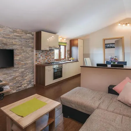 Lovely Home In Vodnjan With Kitchen Holiday home Vodnjan