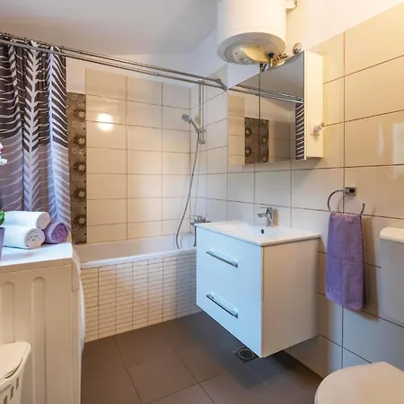 Lovely Home In Vodnjan With Kitchen Holiday home Vodnjan